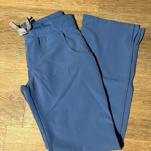 Figs Livingston pants in Ceil